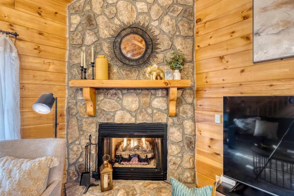 Mtn Cabin Sleeps 10 - 5 Mins To Fishing & Camping Ellijay Eksteriør bilde