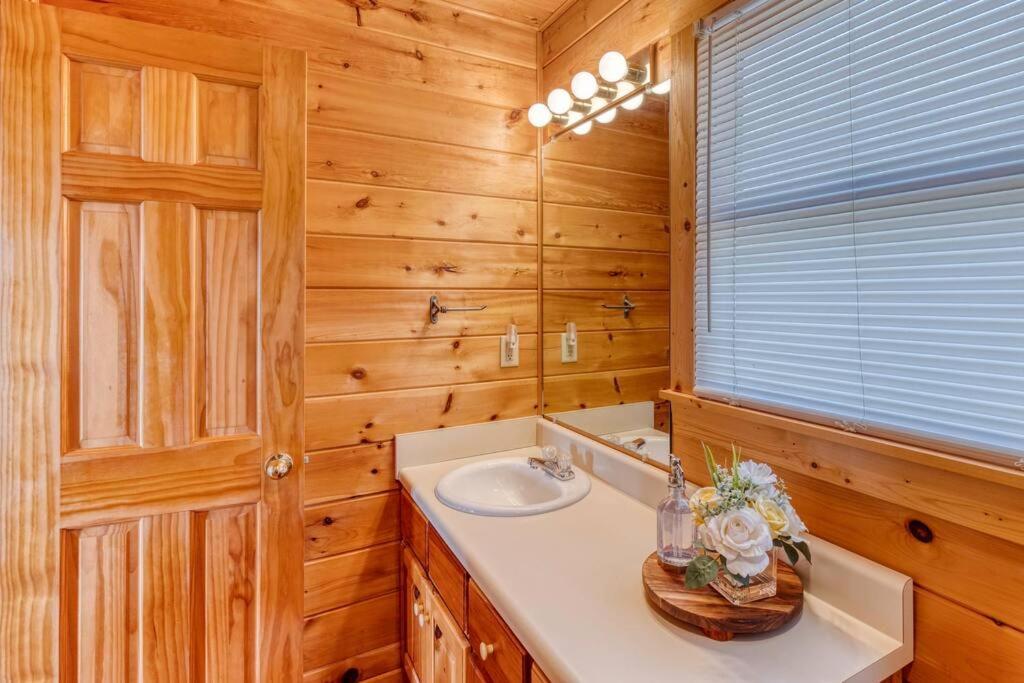 Mtn Cabin Sleeps 10 - 5 Mins To Fishing & Camping Ellijay Eksteriør bilde