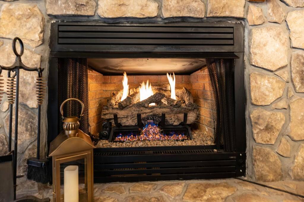 Mtn Cabin Sleeps 10 - 5 Mins To Fishing & Camping Ellijay Eksteriør bilde